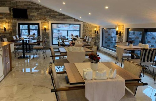 Osmanbey Hotel | 90 m² Hotel ∙ 3 bedrooms ∙ 14 guests