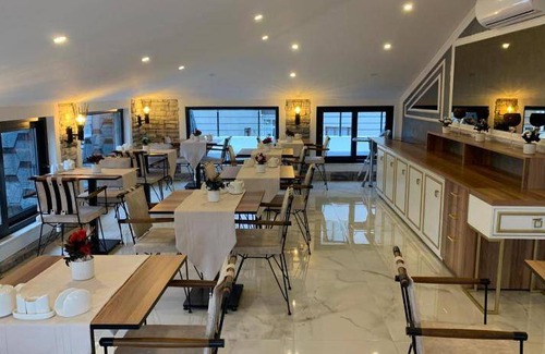 Osmanbey Hotel | 90 m² Hotel ∙ 3 bedrooms ∙ 14 guests