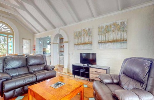 Port Edward Villa | 90 m² Villa ∙ 3 bedrooms ∙ 6 guests