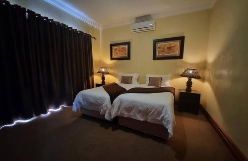 Leeupoort Villa | 92 @ Zebula: Luxury Home with Generator