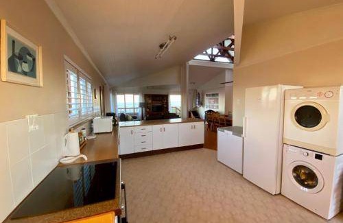 Paradise Beach Ski Chalet | 95 m² Chalet ∙ 3 bedrooms ∙ 6 guests