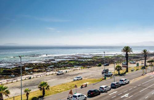 Mouille Point Apartment | 98 m² Apartment ∙ 2 bedrooms ∙ 4 guests