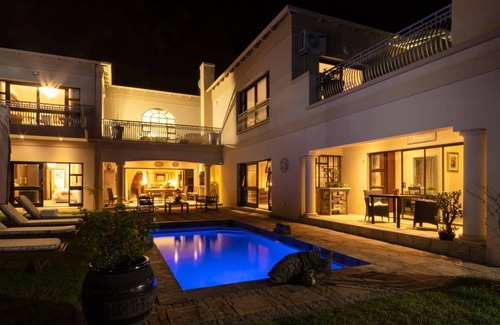 Summerstrand Apartment | 98 m² Serviced apartment ∙ 127 guests