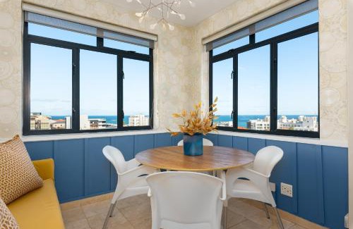 Sea Point Apartment | A Breeze of Cape Town l Balcony with Stunning Views