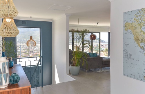 Fish Hoek House | A stunning modern property over looking False Bay, Cape Town , South Africa.