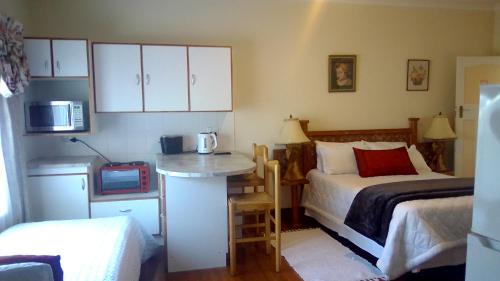 Summerstrand House | Access Guest House