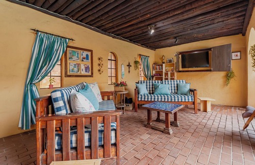 Kempton Park House | Airport Tower Lodge