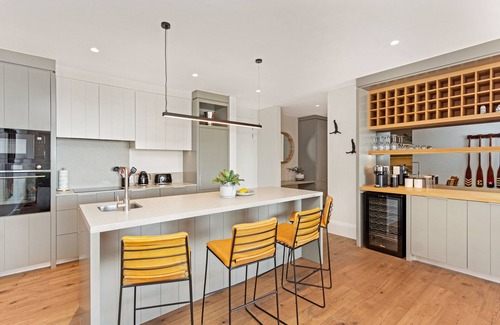 Sea Point Apartment | Alpha One 102 Modern Chic APT by HMH