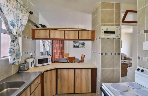 Kingsborough Apartment | Amanzi 1704 Amanzimtoti