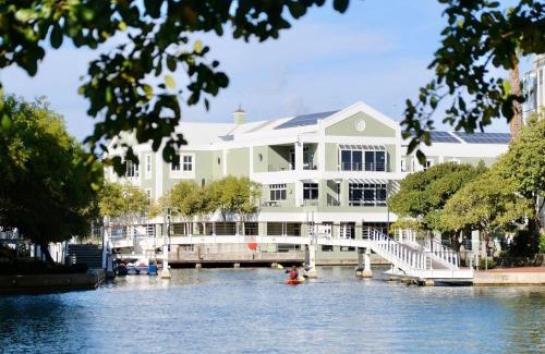 Victoria and Alfred Waterfront Apartment | Amanzi V&A Luxury Apartments-Suite 301