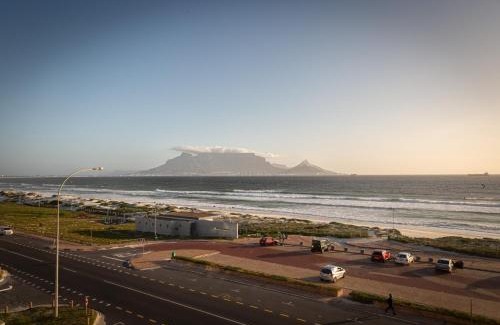 Bloubergstrand Apartment | Amazing Beachfront 2 Bed Apartment A308 Sea Spray