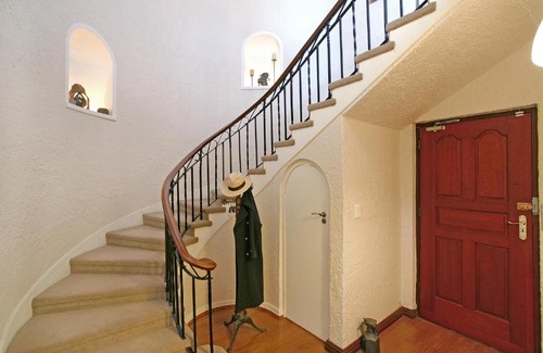 Three Anchor Bay House | Anchor Bay Guest House
