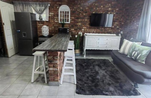 Boksburg Apartment | Apartment ∙ 1 bedroom ∙ 6 guests