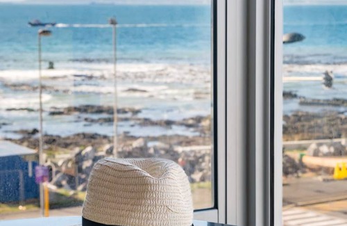 Mouille Point Apartment | Apartment ∙ 1 bedroom ∙ 2 guests