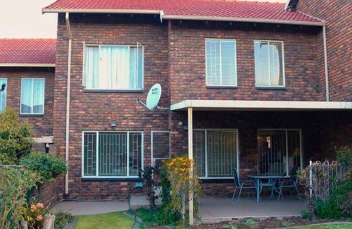 Emalahleni Apartment | Apartment ∙ 1 bedroom ∙ 7 guests