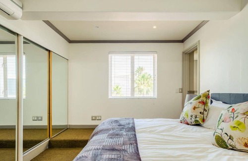 Mouille Point Apartment | Apartment ∙ 2 bedrooms ∙ 4 guests