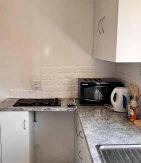 Greater Johannesburg Metropolitan Area Apartment | Apartment ∙ 2 bedrooms ∙ 4 guests
