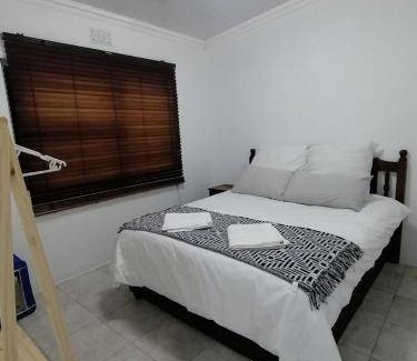 Grassy Park Apartment | Apartment ∙ 2 bedrooms ∙ 2 guests