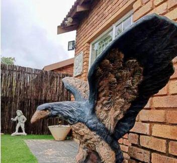 Greater Johannesburg Metropolitan Area Apartment | Apartment ∙ 2 bedrooms ∙ 4 guests