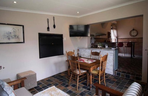 Harrismith Apartment | Apartment ∙ 2 bedrooms ∙ 4 guests
