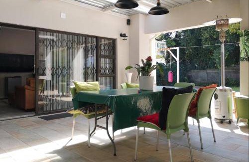 Greater Johannesburg Metropolitan Area Apartment | Apartment ∙ 2 bedrooms ∙ 4 guests