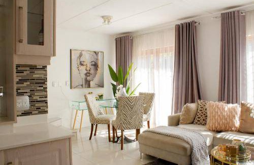 Greater Johannesburg Metropolitan Area Apartment | Apartment ∙ 2 bedrooms ∙ 4 guests