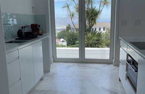 Somerset West Apartment | Apartment Da Vinci in Picasso´s