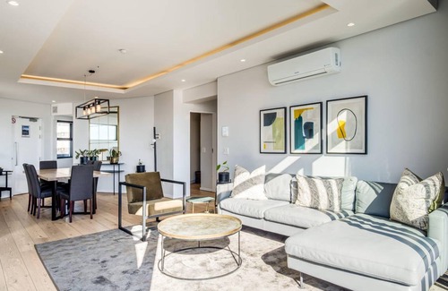 Three Anchor Bay Apartment | Apartment ∙ 3 bedrooms ∙ 6 guests
