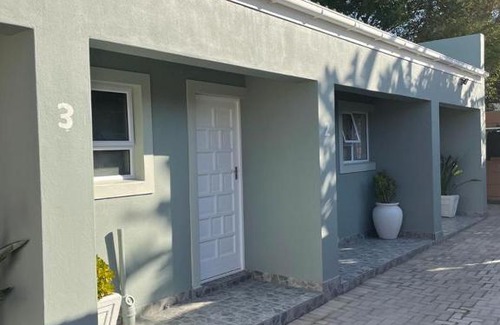 Bloubergstrand House | At Cheryl's Guesthouse