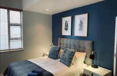 Three Anchor Bay Apartment | Atlantic Sea View Two Bedroom Apartment