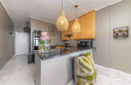 Sea Point Apartment | Atlantic Views 503, Sea Point by HMH