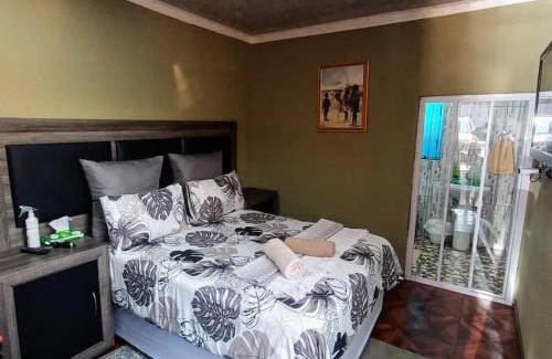Greater Johannesburg Metropolitan Area Hostel | Authentic Bicycle Tours and Backpackers