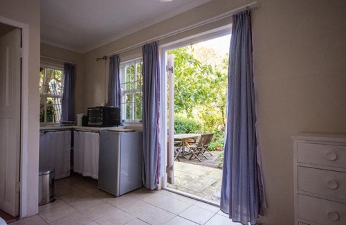 Plumstead Apartment | Avocado Cottage