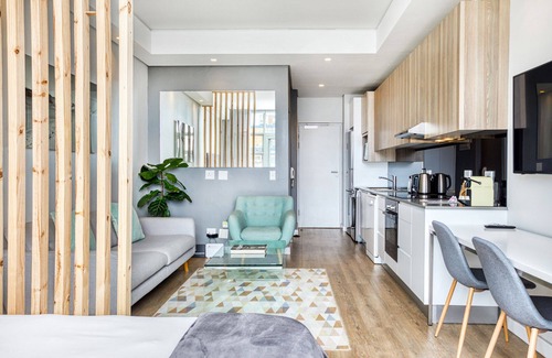 Cape Town City Centre Apartment | Backup-Power Modern New York Style Luxury Apartment on Popular Bree Street