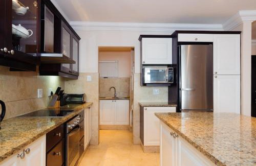 Ballito Apartment | Ballito Manor View 605 - With Generator
