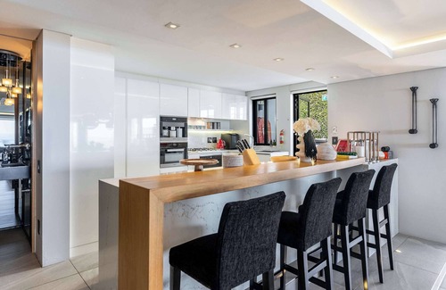 Camps Bay Apartment | Barley Beach Luxury Penthouse - Camps Bay