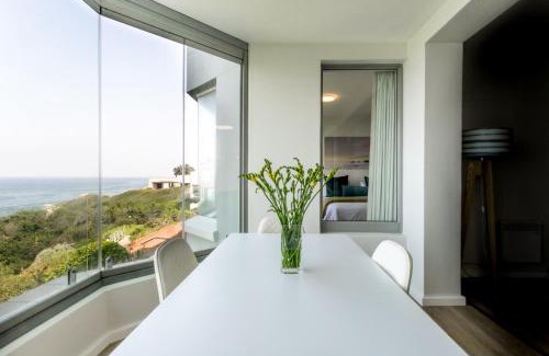 Eastcliff Apartment | Bayview 208
