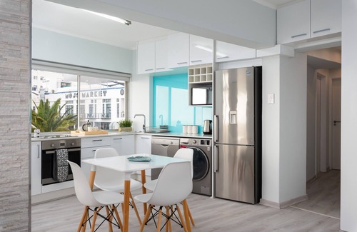 Sea Point Apartment | Beachfront Gem with Amazing Views!