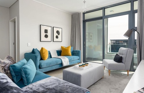 Century City Apartment | Beautiful, modern & central two bedroom apartment