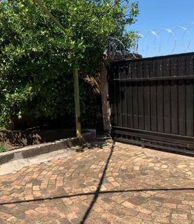 Emalahleni Bed & Breakfast | Bed and breakfast ∙ 3 guests