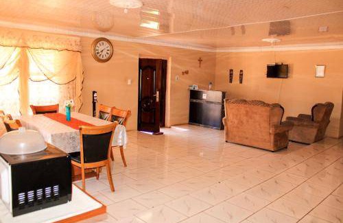 Taung Station Bed & Breakfast | Bed and breakfast ∙ 3 guests