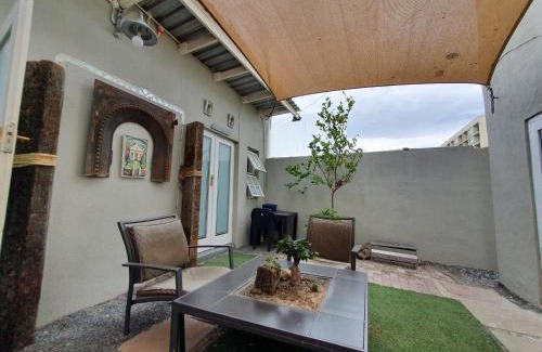 Strand Apartment | Bedrock Family 4 Sleeper En-Suite Studio