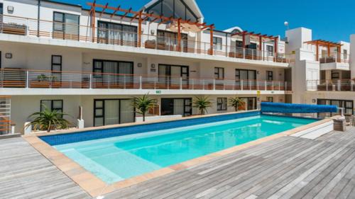 Big Bay Apartment | Big Bay Stunning Upmarket Apartment