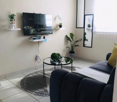 Kareeberg Apartment | Blanc and Bold