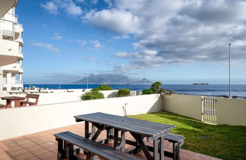 Bloubergstrand Apartment | Blouberg Beachfront Apartment - Loadshedding free