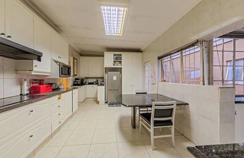 Greater Johannesburg Metropolitan Area Bed & Breakfast | Blue Room!