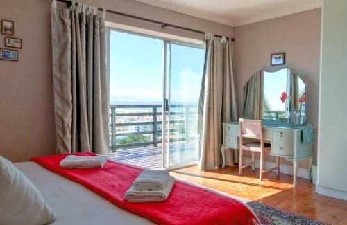 Muizenberg House | Bluebottle Guesthouse