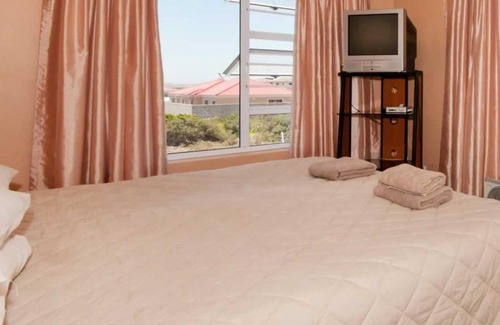 Bluewater Bay Bed & Breakfast | Bluewaters Self-Catering Units