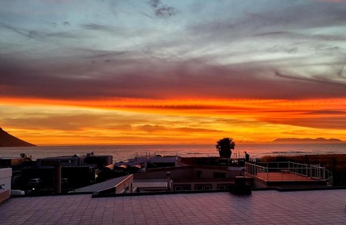 Gordons Bay Central Apartment | Bobby's Place (Self - Catering Apartment)