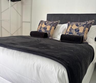 Fresnaye Apartment | Boutique Studio Apartment in Fresnaye